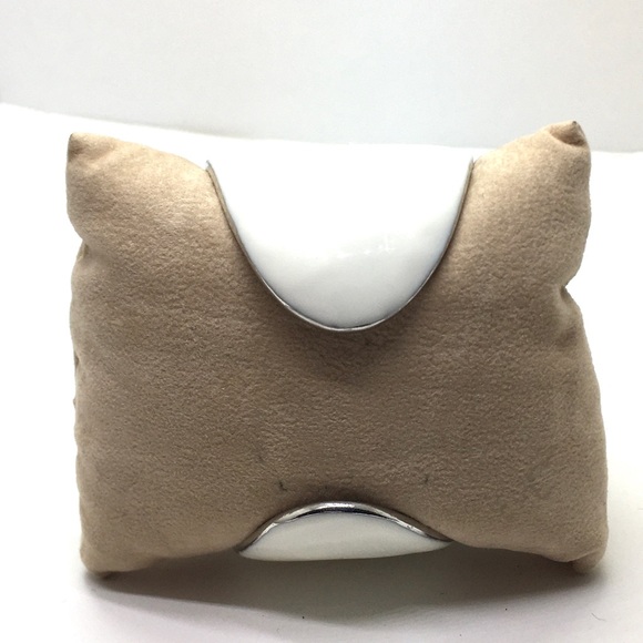 KJL Kenneth Jay Lane Orange rhinestone,white enamel cuff bracelet - Picture 5 of 8